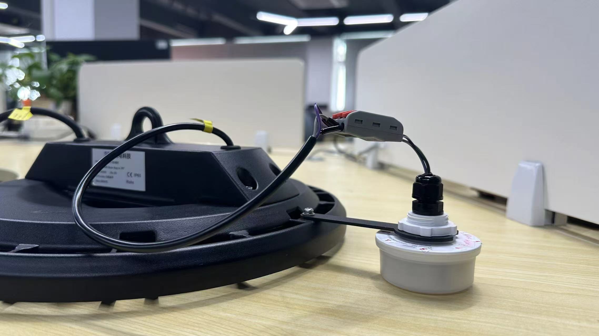 璋冨厜宸ョ熆鐏?jpg