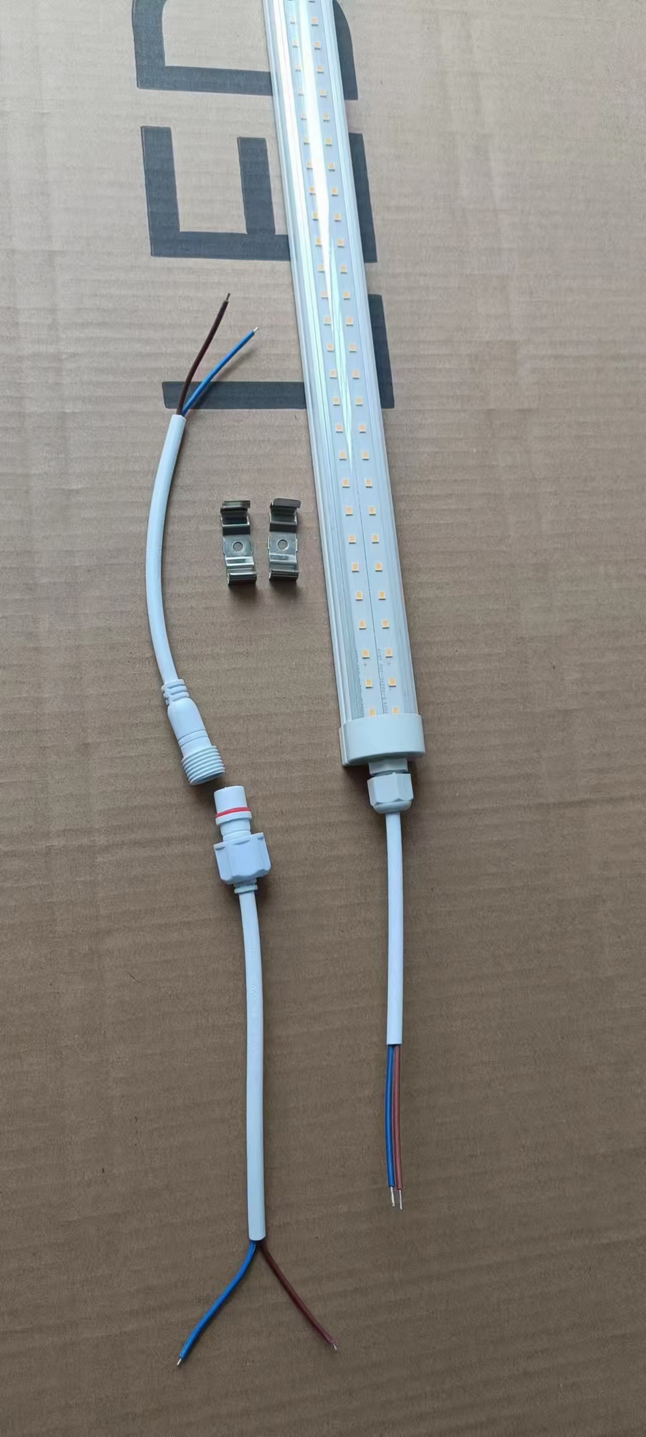 一体化防水led灯管双灯?jpg